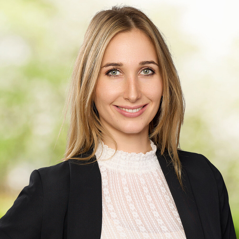 Laura Reichwein, Buchhaltung beim Landshuter Bestattungsdienst
